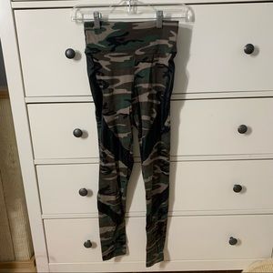 Camouflage leggings. Size small.